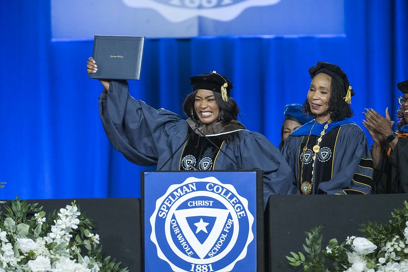 angela-bassett-commencement