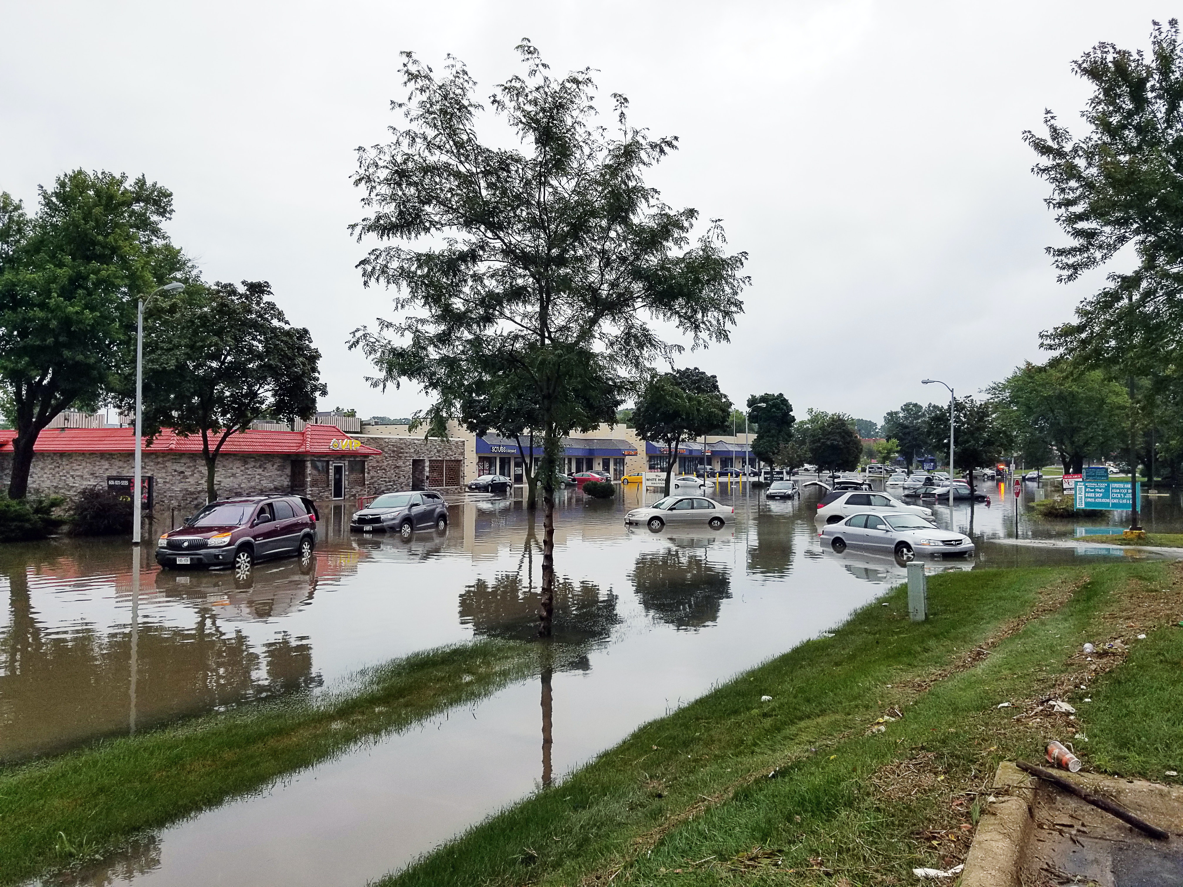 Flooded streets, climate disaster 
